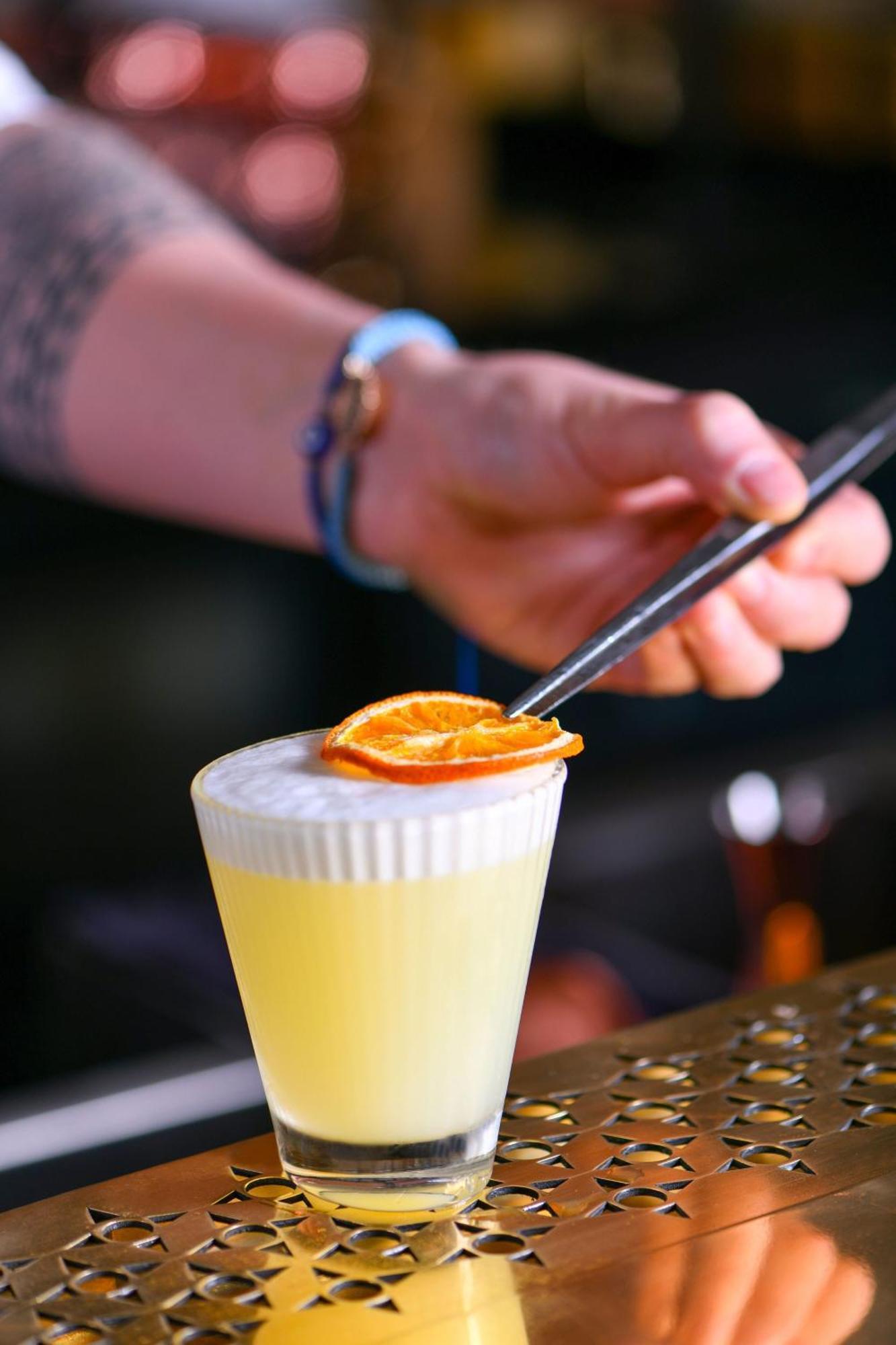 Hotel W Ad-Dauha Zewnętrze zdjęcie A lemon drop cocktail